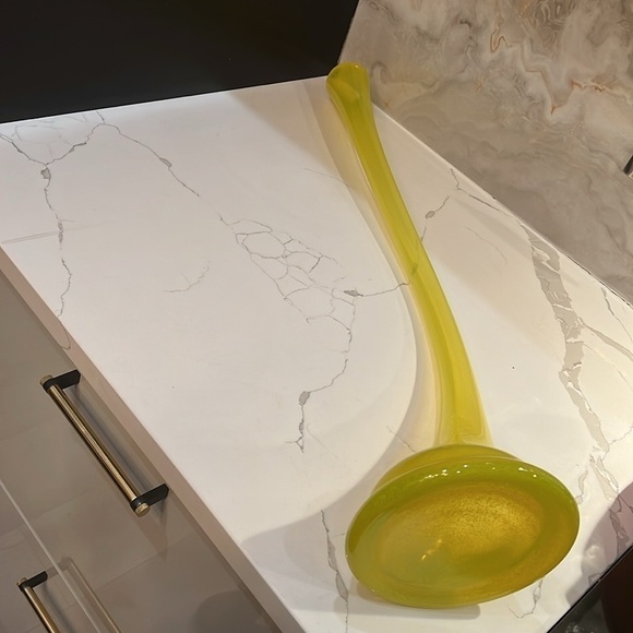 31” Yellow Chartreuse Curves Art Glass Vase - Handblown - Picture 6 of 6